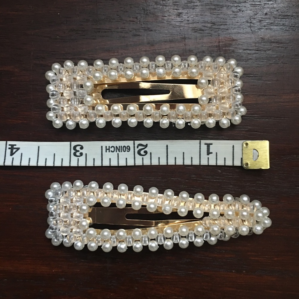4/$25 Jumbo Pearl Hair Clips Set - Picture 4 of 6